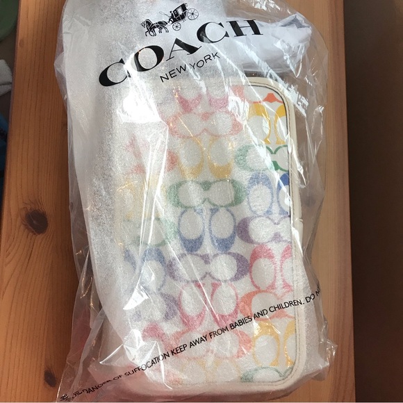 🌈 Coach Sullivan Pack In Rainbow Signature Canvas - Picture 2 of 16